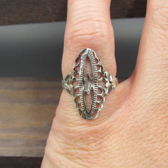 Size 6 Sterling Silver Cutout Style Rustic Band - Picture 3 of 7